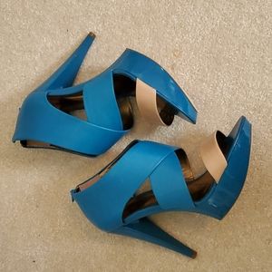 Carlos Santana Blue/Tan Leather Platform Stilettos